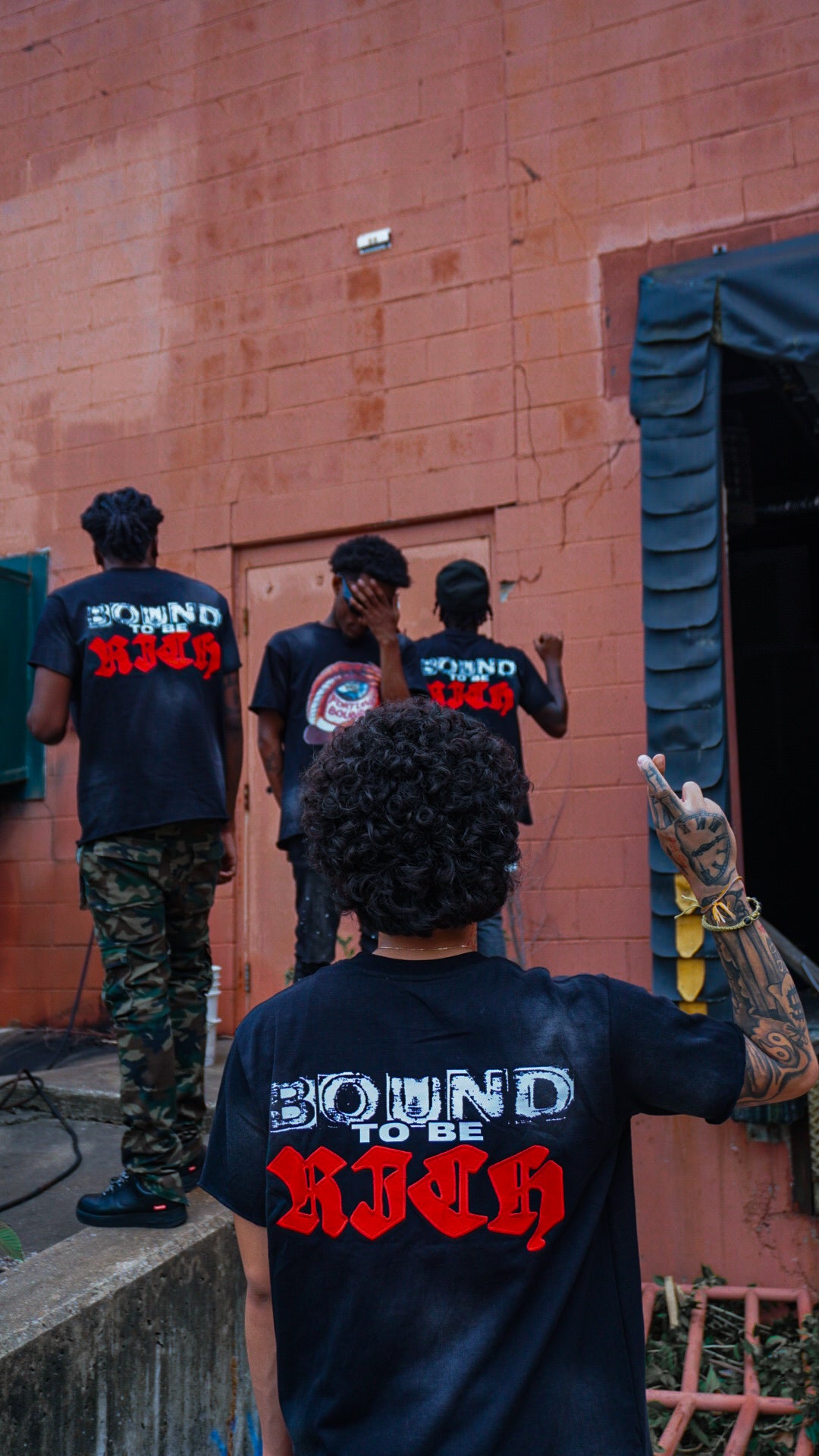 Black “Bound To Be Rich” Distressed Cropped Boxy Tees